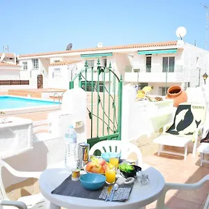 https://daisy-apartment-san-eugenio-las-americas.adeje-hotels.com